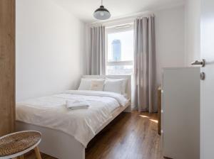 Panorama Apartment - Rondo ONZ - Luxury Warsaw Stays - 2 Bedrooms - Pereca street