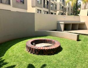 Comfort & Style at the Ihita Complex - Beverley, Sandton