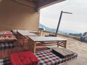 MudHouse Retreat, Sarajara