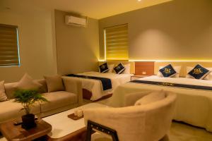 T&T Luxury Hotel Đồi Ngô