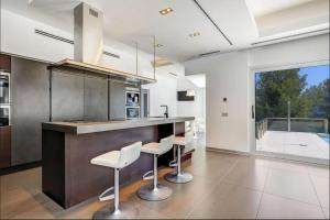 Spacious Family Home with Private Pool and Sauna