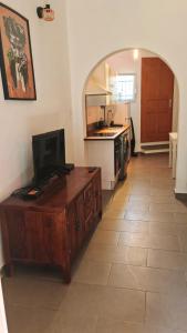 Duplex frais, terrasse ombragée, proche remparts
