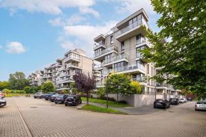 Cozy Studio Near the Wisla River with Balcony by Noclegi Renters