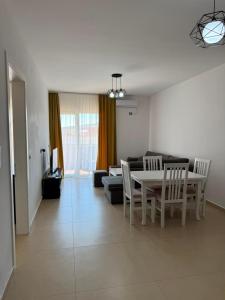 Leonards Beach Apartment