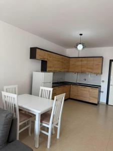 Leonards Beach Apartment