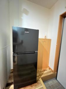 NEW OPEN Cozy Loft 5-Min Drive to Marine Messe Up to 4 Guests