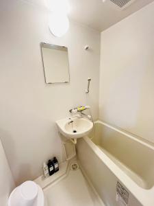 NEW OPEN Cozy Loft 5-Min Drive to Marine Messe Up to 4 Guests