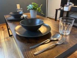 NEW OPEN Cozy Loft 5-Min Drive to Marine Messe Up to 4 Guests