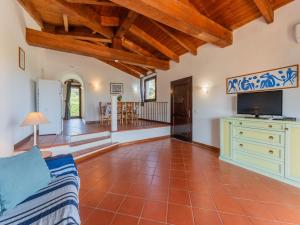 Spacious accommodation with lovely pool
