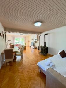 Villa Ella apartments