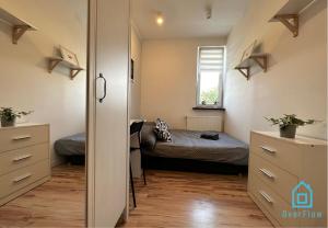 Motlava Room - Peaceful Retreat, 10 Minutes to Gdańsk Old Town & Seaside