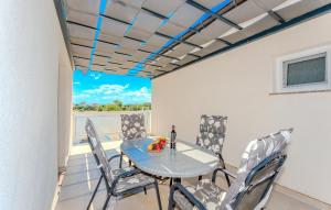 Nice Apartment In Vir With House Sea View