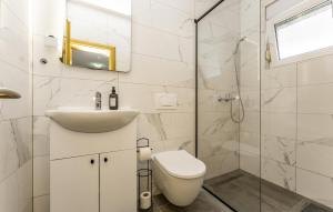 Nice Apartment In Vir With Wifi