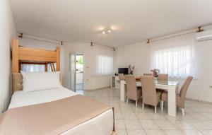 Amazing Apartment In Vir With Wifi