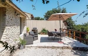 Awesome Home In La-Roque-Sur-Pernes