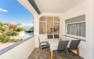 Amazing Apartment In Vir With Wifi