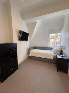 Bright Kensington Gem 2 Bed Lift