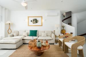 Clifftop Vila Verde - 4BR, Beachside, Pool, AC