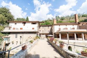 Residence con piscina La Ferriera