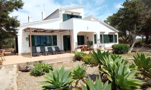 Casa en el campo con vistas al mar