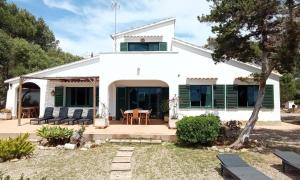 Casa en el campo con vistas al mar