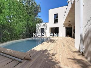 3392-Villa avec piscine privative et terrain de pétanque