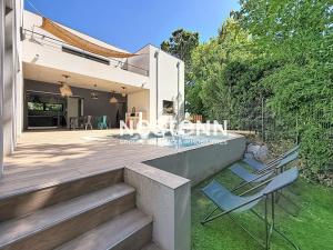 3392-Villa avec piscine privative et terrain de pétanque