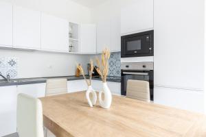 GuestHost - Cozy Apartments Inside a Villa With Garden Near the Sea