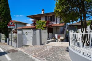 Villa Fiorita Apartments