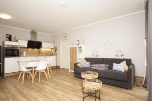 Strandhaus Mönchgut Ferienwohnung 02 mit Sauna und Schwimmbadnutzung in Sellin