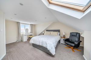 Cottage Sleeps 6 with Parking & Garden