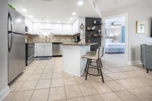 Phoenix VII 7912 condo