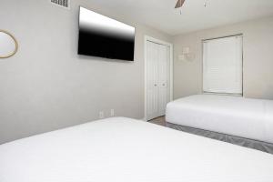 Phoenix VII 7912 condo