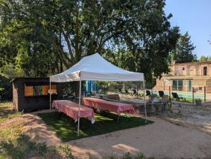 F3, 6 pers, TERRASSE 1er étage, piscine, fitness, sauna, lac, riviere ,loisirs VAR