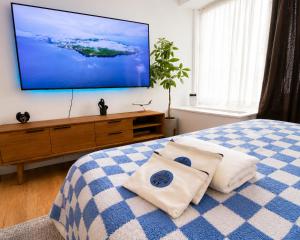 NYC Studio with Private Bathroom & Kitchenette