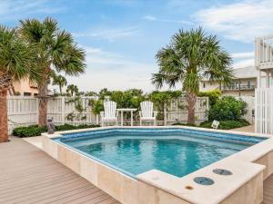 Casa Del Sol Waterfront 4 Bedroom Family Home with Private Pool and Fishing Access