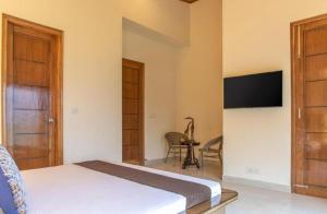 The Maharaja Retreat I Jacuzzi I Vacations l Pet friendly & 3 Bedroom Villa I Family Events I Sky Bonfire I Kasauli By Exotic Stays