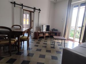 Dervio Apartment, a 6-minute walk from the lake