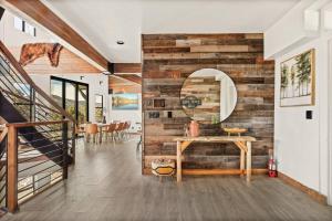 Steel Pine Lodge A Rustic Mountain Retreat Views