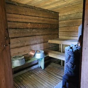 Kihnu saar, Rootsiküla , Pähklimetsa kogu maja sauna ja kümblustünniga