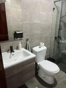 Apartment with pool Beach 2 min away Air-conditioned