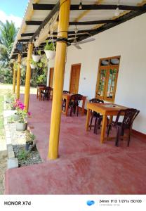 QUEEN SASTINA guest house