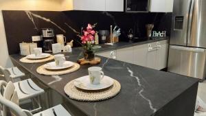 Modern Beach Apartment, Ocean View in Surf City