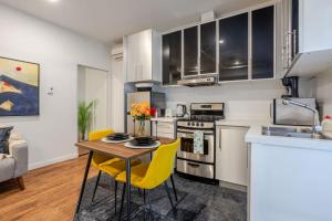 Spacious Bishop Apartment –Prime Downtown Stay