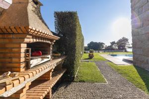 Sunrise Escape with Pool by Portugal Active