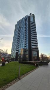 Towarowa 39 London Apartment, free parking, air-conditioning, self check-in 24h