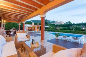 Villa close to Ibiza Town Sleeps 12