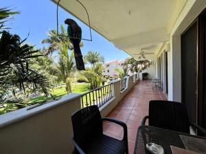 Apartment in private condo very close to the beach