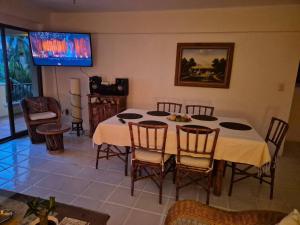 Apartment in private condo very close to the beach