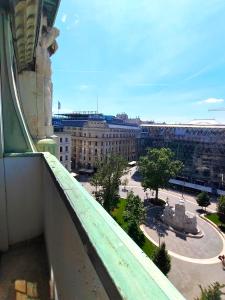 Panorama Apt at Vörösmarty Square with Mini BLCNY